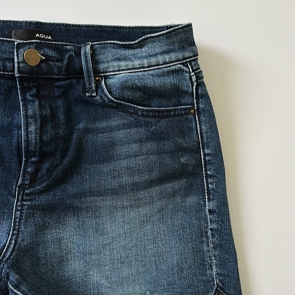 Aqua Scalloped Hem Denim Shorts Size 27 - Picture 4 of 9